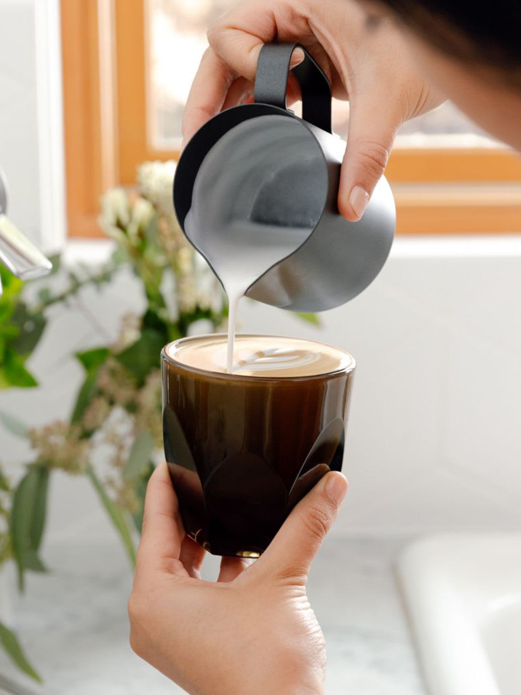 Photo of notNeutral VERO Cappuccino Glass (6oz/177ml) ( ) [ notNeutral ] [ Coffee Glasses ]